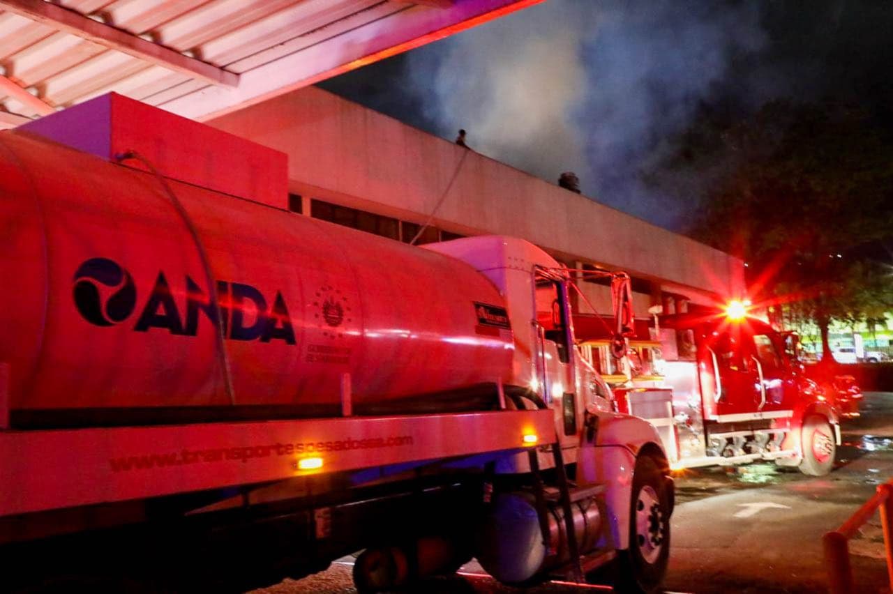 Trabajo articulado del Gobierno permitió extinguir incendio, en centro comercial, en tiempo récord trabajo-articulado-del-gobierno-permitio-extinguir-incendio-en-centro-comercial-en-tiempo-record
